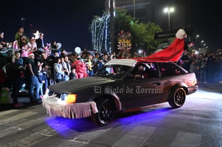 Desfile Navideño alegra las calles de La Laguna