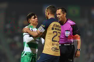 Santos Laguna vs Pumas UNAM

Aldo López Vargas #16 Medio Santos
Nicolás Omar Freire #23 Defensa Pumas

Santos Laguna vs Pumas UNAM J02C2023

Guerreros del Santos Laguna vs Pumas de la UNAM

Jornada 2 del clausura 2023 en el Territorio Santos Modelo

fútbol soccer, liga mx Estadio Corona, Torreón Coahuila, México

Aldo López, Nicolás Freire, Estadio Corona, Torreón, Coahuila, México, Fútbol, Santos, Pumas