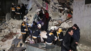 Terremoto de magnitud 7.7 en Turquía y Siria deja más de 3 mil muertos