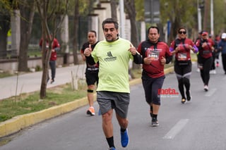 21K y 5K El Siglo de Torreón

21K y 5K El Siglo de Torreón 21K23SIGLO

Medio maratón 21K y 5K de El Siglo de Torreón

corredor, corredores, corredora, corredoras, running, runningirl El Siglo de Torreón, Torreón Coahuila, México

El Siglo de Torreón, Torreón, Coahuila, México, Atletismo