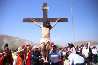Arranca representación del Viacrucis en Torreón