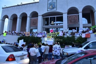 Protestan contra bomberos asesinos de perros en Monclova