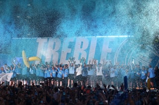 Manchester City celebra junto a sus fans el título de Champions League