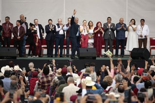 'AMLOfest' en el Zócalo: Celebración ciudadana por el quinto aniversario del triunfo electoral de López Obrador