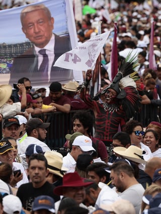 'AMLOfest' en el Zócalo: Celebración ciudadana por el quinto aniversario del triunfo electoral de López Obrador