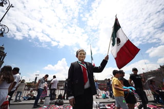 'AMLOfest' en el Zócalo: Celebración ciudadana por el quinto aniversario del triunfo electoral de López Obrador