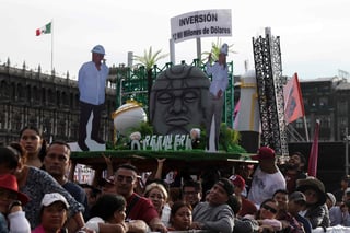 'AMLOfest' en el Zócalo: Celebración ciudadana por el quinto aniversario del triunfo electoral de López Obrador