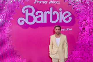 Reciben con mariachi a 'Barbie' y 'Ken' en CDMX