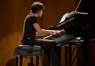 Lagunero Ricardo Acosta se entrega en sonatas a la obra de Beethoven
