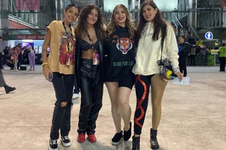 'Swifties' acuden al primer concierto de The Eras Tour en México