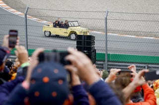 Max Verstappen gana Gran Premio de los Países Bajos; 'Checo' Pérez queda cuarto por penalización