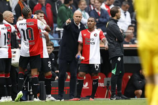 Santiago Giménez anota doblete en triunfo del Feyenoord ante Almere