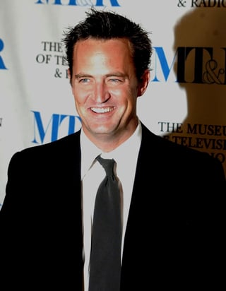 Beverly Hills (United States), 11/11/2003.- (FILE) - Actor Matthew Perry from the show 'Friends' arrives at the Beverlly Hills Hotel for The Museum of Television &Radio awards event to honour CBS News anchor and managing editor Dan Rather, and Friends executive producer Kevin S. Bright and cocreators/executive producers David Crane and Marta Kauffman in Beverly Hills, California, USA, 11 November 2003 (reissued 29 October 2023). US actor Matthew Perry, known for his role in a tv series 'Friends', has died at his home in Los Angeles on 28 October 2023, at the age of 54, according to Los Angeles Police. EFE/EPA/ARMANDO ARORIZO *** Local Caption *** 00083500
