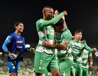 Santos derrotan en el Corona a Toluca y sueña con el Play In del Apertura 2023