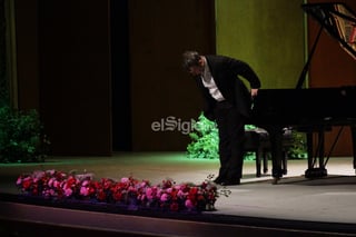 Francés protagoniza en Festival de Piano del TIM
