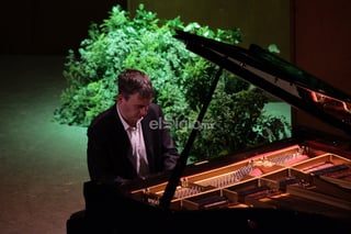 Francés protagoniza en Festival de Piano del TIM
