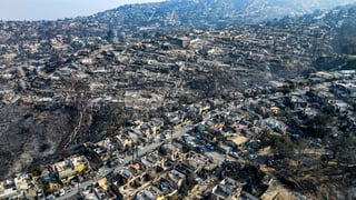 Muertos por incendios en Chile superan el centenar
