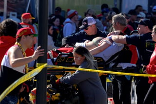 Dos detenidos, un muerto y múltiples heridos en tiroteo durante desfile de la NFL