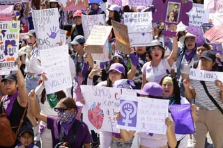 EUM20240308SOC31.JPG 
CIUDAD DE MÉXICO. Protest/Protesta-8M.- 8 de marzo de 2024. Avanzan sobre Paseo de la Reforma los primeros contingentes de la marcha por el Día Internacional de la Mujer. Foto: Agencia EL UNIVERSAL/Fernanda Rojas/EELG 
