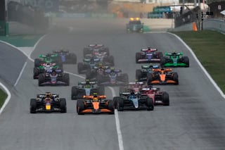 Verstappen refuerza liderato en F1 al ganar en España