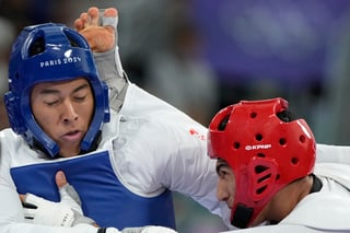 Carlos Sansores va por bronce en Taekwondo en París 2024