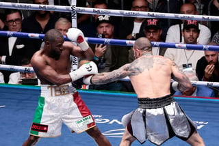 En combate sucio, Floyd Mayweather vence a John Gotti III