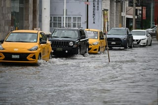 Lluvias alcanzan los 59.8 milímetros; atienden sectores anegados en Torreón