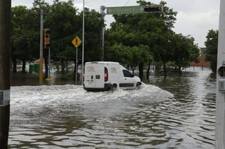 Lluvias alcanzan los 59.8 milímetros; atienden sectores anegados en Torreón