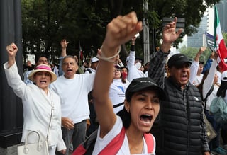 Miles de estudiantes de Derecho protestan en CDMX contra reforma judicial