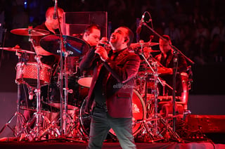 Noche de Romanticismo en el Coliseo Centenario