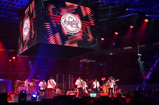 Noche de Romanticismo en el Coliseo Centenario