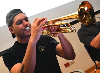 Alejandro Carballo y el sonido de la ‘brass section’ de Luis Miguel