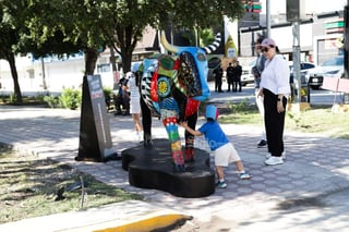 Inauguran exposición Cow Parade en el Paseo Colón de Torreón