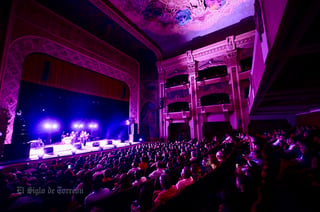 A poco más de dos años de haber cantado en Torreón, Mocedades volvió a la región. Este sábado, los artistas españoles se presentaron en el Teatro Isauro Martínez ante una buena asistencia.