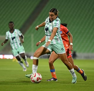 Los postes y las atajadas de ambas guardametas, impidieron que las Guerreras y Cañoneras se hicieran daño anoche, al concluir la jornada 15 del Torneo Apertura 2024 de la Liga MX Femenil, sellando un amargo empate 0-0 para ambos conjuntos.