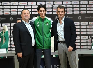 Con la intención de dar una visión joven a Santos Laguna, fue presentado oficialmente Aleco Irarragorri Kalb como nuevo presidente del club, quien reemplaza a Dante Elizalde.