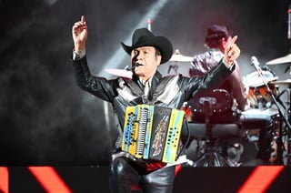 Los Tigres del Norte ofrecieron un espectacular concierto en Torreón durante la noche del 25 de octubre