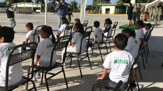 Pequeños de la Casa Hogar Abrázame vivieron la experiencia de ser militares por un día a invitación de la XI zona militar en Torreón.