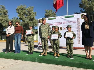 Pequeños de la Casa Hogar Abrázame vivieron la experiencia de ser militares por un día a invitación de la XI zona militar en Torreón.