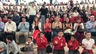 En el marco del 25 aniversario de “Octubre, mes del desierto chihuahuense: nuestro desierto, nuestro futuro”, autoridades premiaron a los ganadores del concurso de dibujo regional, dentro de la Feria Ecológica que se realizó en el teatro del Bosque Urbano de Torreón.