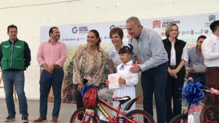 Premian a niños y niñas ganadores del concurso Octubre mes del desierto chihuahuense