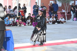 Con altares y festivales, escuelas laguneras celebran el Día de Muertos