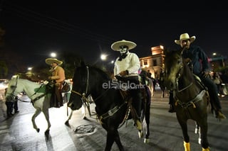 Las calles de Torreón se llenaron de color, tradición y alegría con el Desfile del Día de Muertos, ¿cuáles fueron tus catrinas y catrines favoritos?