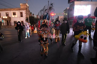 Las calles de Torreón se llenaron de color, tradición y alegría con el Desfile del Día de Muertos, ¿cuáles fueron tus catrinas y catrines favoritos?