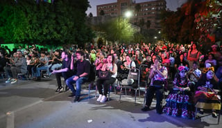 El escritor mexicano Juan Rulfo expresó que los latinoamericanos constantemente piensan en la muerte. Esta reflexión se hizo palpable el 2 de noviembre en Torreón, durante la tercera edición del Festival Cultural Día de Muertos, que incluyó un altar de cuatro caras y un camino al Mictlán adornado con flores de cempasúchil