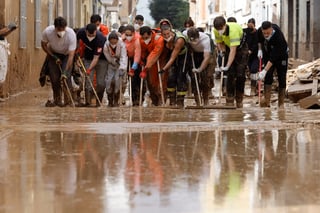 Los servicios de emergencia que trabajan en las labores de rescate y desescombro en Valencia, en el este español, a los que se han sumado efectivos de todo el país, describen todavía, nueve días después de las devastadoras inundaciones provocadas por el fuerte temporal, unos escenarios catastróficos e inimaginables.