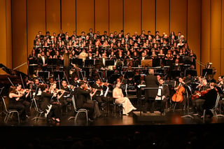 Las partituras del compositor alemán Carl Orff cobraron sonido durante la noche de este viernes en el Teatro Nazas, debido a la presentación de la cantata escénica Carmina Burana (1936), por parte de la Camerata de Coahuila.