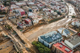 Las autoridades españolas elevaron este domingo el número provisional de víctimas morales confirmadas a causa de las fuertes lluvias torrenciales que devastaron principalmente la provincia mediterránea de Valencia, donde los muertos son 214.

Además, 36.803 tuvieron que ser rescatadas de situaciones de peligro, 82 de ellas en las últimas horas, según la última actualización de datos oficiales sobre los efectos de la gran riada y las graves inundaciones a su paso del 29 de octubre.