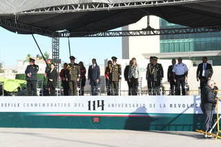 Desfile cívico militar por el 114 aniversario de la Revolución Mexicana