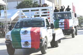 Desfile cívico militar por el 114 aniversario de la Revolución Mexicana